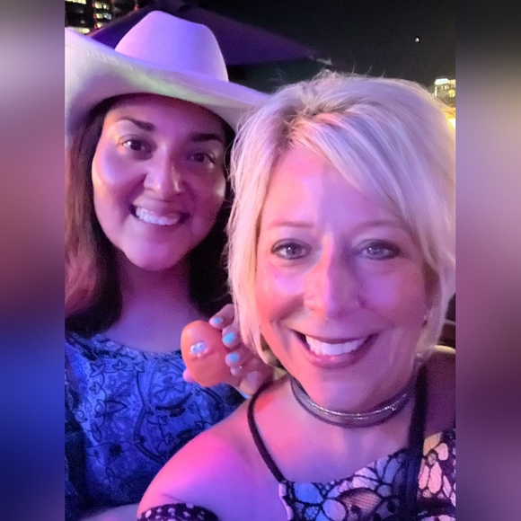 👋🏼flavias_finds is LIVE POSH BUNCH Greatful Goodies & Festive Finds 🎅🏼🎄❄️ - Picture 8 of 16